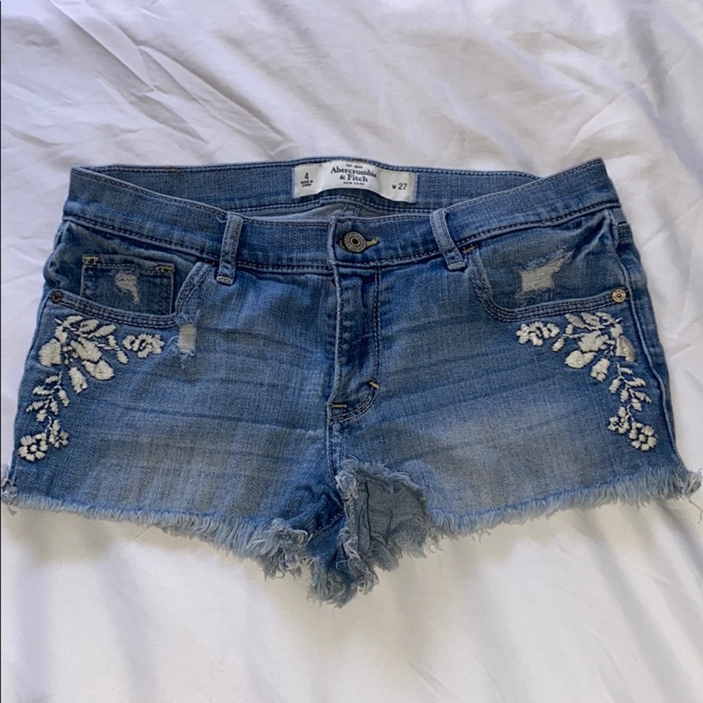 Jean Shorts w/floral design